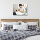 Baby die borstvoeding geeft meisje canvas afdruk (Insitu (Slaapkamer))