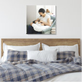 Baby die borstvoeding geeft meisje canvas afdruk (Insitu (Slaapkamer))