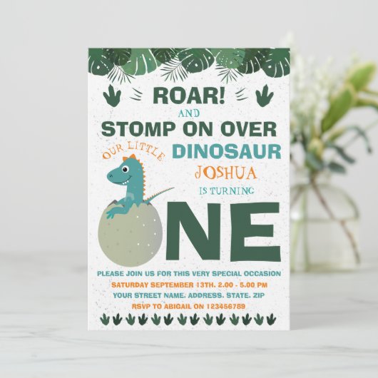 Baby Dinosaur 1e uitnodiging van de Birthday Party (Staand voorkant)