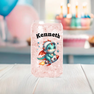 Baby-draak vliegt tussen de sterren blikvorm glas