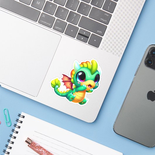 Baby Dragon sticker roepen (Laptop met iPhone)