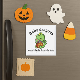Baby Dragons hebben ook hun hoed nodig voor Hallow Magneet