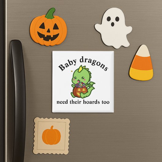 Baby Dragons hebben ook hun hoed nodig voor Hallow Magneet