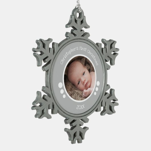 Baby Eerste foto jaar grijs wit Tin Sneeuwvlok Ornament (Links)