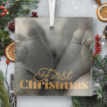 Baby eerste kerstfeest Elegant Moderne Aangepaste  Glas Ornament<br><div class="desc">Het ontwerp is samengesteld uit moderne chic typografie met sans serif en serif doopvont. Voeg een douanefoto van baby en jaar toe.</div>