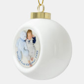 Baby Eerste kerstfoto gebogen typografie Keramische Bal Ornament (Rechts)