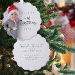 Baby Eerste Kerstmis foto Overlay Script Ornament Kaart<br><div class="desc">Baby Eerste Kerst Foto Overlay Script Ornament. De eerste kerstdagen van uw baby zijn heel bijzonder, en dit handige alles-in-één ornament en kaart, heeft een foto van uw nieuwe komst, naam en jaar, met Eerste Kerstmis in een stijlvol setscript, en uw bericht en namen op de achterkant, klaar voor uw...</div>