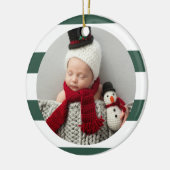 Baby eerste Kerstmis Modern Green Stripes Foto Keramisch Ornament (Links)