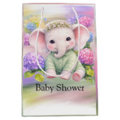 Baby Elephant with Hydrangeas Baby Shower  Medium Cadeauzakje (Voorkant)