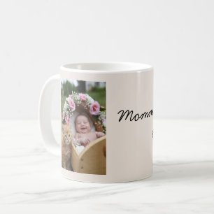 Baby- en kattenfoto, wieg, bloemen koffiemok