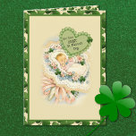 Baby First St. Patrick's Day Kaart Vintage<br><div class="desc">Een klein oud beeld van een kleine baby omringd met bloemen en shamrocken,  perfect voor de eerste St. Patrick dag van een baby. De binnenzijde kan worden gewijzigd.</div>