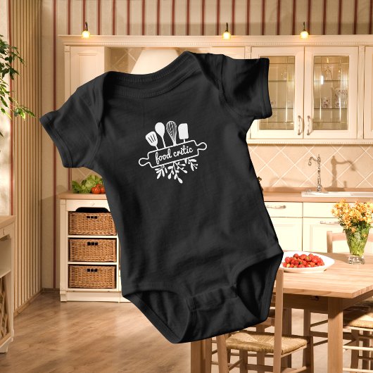 Baby Food Critic Kitchen Utensil en Greenery Romper