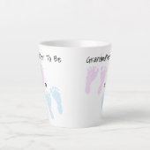 Baby Footprint Grandmoeder to be Announement Latte Mok (Voorkant)