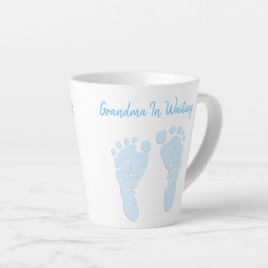 Baby Footprint Grandmoeder to be Boy Announance Latte Mok (Rechterhoek)