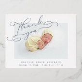 Baby Foto Dank u ellegant modern script geboorte Folie Uitnodiging Briefkaart (Voorkant)
