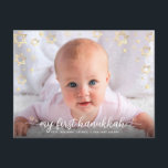 Baby Foto Mijn eerste hanukkah Script Star van Dav Feestdagenkaart<br><div class="desc">"Mijn eerste hanukkah." Een speelse visuele weergave van champagne faux gouden folie Stars of David, sneeuwvlokken en witte handgeschreven script typografie die de foto van je keuze overdekt, help je in Hanukkah en Nieuwjaar te gebruiken. Uw douanenota, getypt of met de hand geschreven, is op de rug. Voel de warmte...</div>