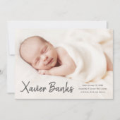Baby foto moderne scriptnaam geboorteaankondiging kaart (Voorkant)