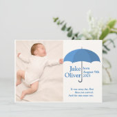 Baby foto, naam, datum, blauwe paraplu aankondigin kaart (Staand voorkant)