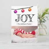 Baby Fotoaankondiging Kerstvakantie Joy Feestdagenkaart (Staand voorkant)