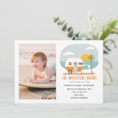 Baby geboorte van het Oranje Camper-avontuur Aankondiging (Staand voorkant)