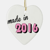 Baby gemaakt in 2016 roze keramisch ornament (Rechts)