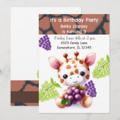 Baby Giraffe met druiven Verjaardagsuitnodiging Kaart (Voorkant / Achterkant)