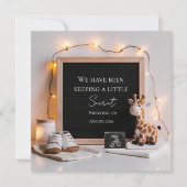 Baby Giraffe Neutral pregnancy announcement card Aankondiging (Voorkant)