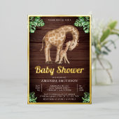 Baby Giraffe Safari Wood Baby shower Gold Folie Uitnodiging (Staand Voorkant)