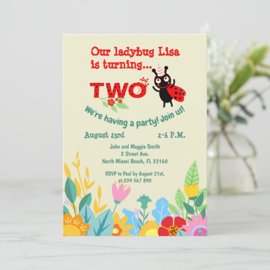 Baby girl 2e verjaardag ladybug party uitnodiging (Staand voorkant)