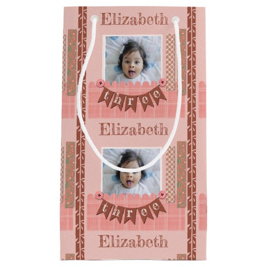 Baby Girl 3rd Birthday Pink Scrapbook Klein Cadeauzakje (Voorkant)