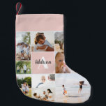 Baby Girl Blush Pink Modern foto Collage Kleine Kerstsok<br><div class="desc">Deze elegante en moderne fotocollage meisje met kerstmis biedt ruimte om je eigen foto's toe te voegen en een naam en initiaal toe te voegen. Dit trendy en simpele,  lichtroze fotomontage-ontwerp is het perfecte cadeau voor de eerste kerst van je baby.</div>