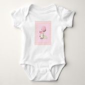 Baby Girl Bunny Nursery Print – Pink Gingham Anima Romper (Voorkant)