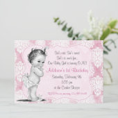  Baby Girl Chic Damask Birthday Uitnodiging (Staand voorkant)