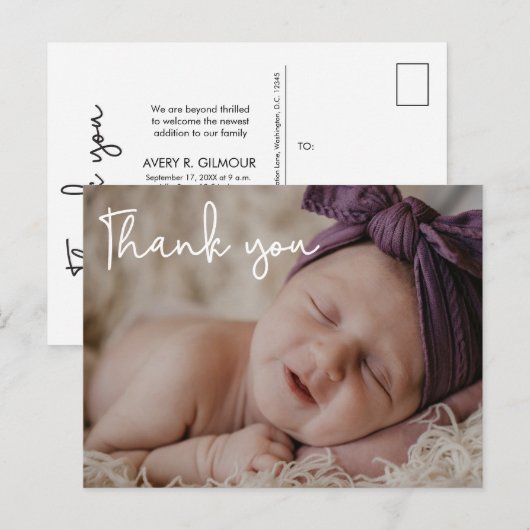 Baby Girl Foto Baby shower Modern Script Aankondigingskaart (Voorkant / Achterkant)