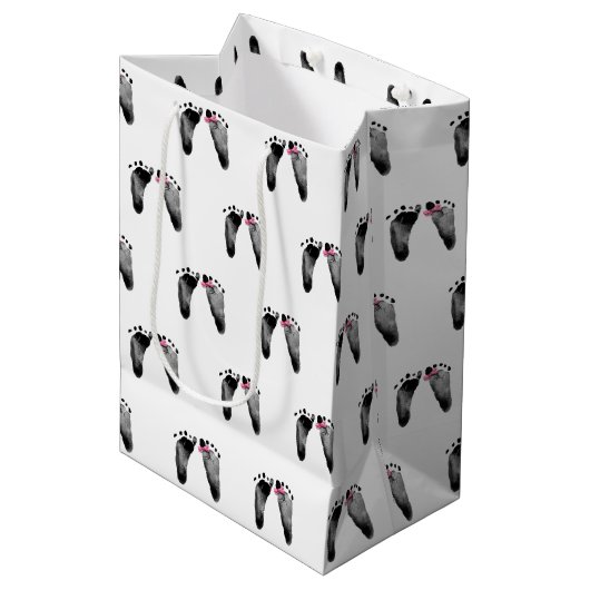 Baby Girl met voetafdrukken Middelgrote cadeau Medium Cadeauzakje