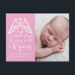 Baby Girl Photo Pink Angel-kerstkaart<br><div class="desc">Een elegante engel zit op de kerstsongtekst van O Heilige Nacht op deze prachtige roze en witte magnetische vakantiekaart. Een opwinding van hoop, de rare wereld is blij. Ik ben blij met deze mooie religieuze aankondiging met prachtige kalligrafie en je pasgeboren foto op de voor- en achterkant. Een geweldig Christelijk...</div>