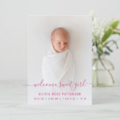 Baby Girl Pink Hearts Script Foto Geboorte Aankondiging (Staand voorkant)
