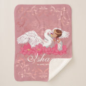 Baby Girl Saraswati with her White Swan Sherpa Deken (Voorkant)