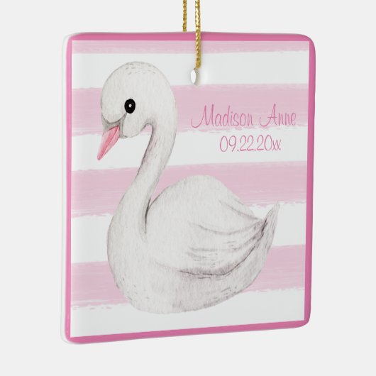 Baby Girl Swan Girly Pink Script personaliseren Keramisch Ornament (Rechts)