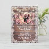 Baby Girl wordt gebrouwen Rustieke Baby Shower met Kaart (Staand voorkant)