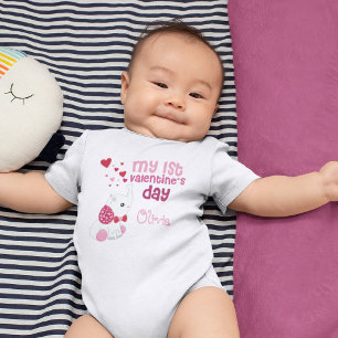 Baby Girl's eerste Valentijnsdag op maat Romper
