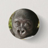 BABY GORILLA ROUND BUTTON PIN (Voorkant)