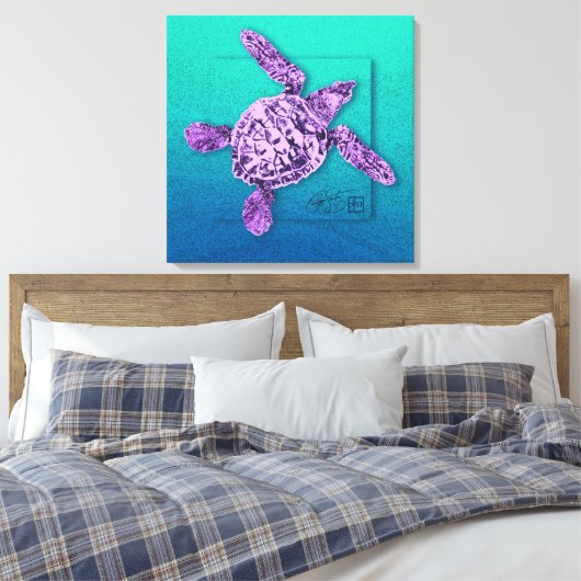 Baby Groene Zee schildpad in Violet Canvas Afdruk (Insitu (Slaapkamer))