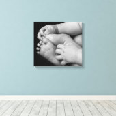 Baby Handen en Voeten Zwart en Wit Canvas Afdruk (Insitu (Houten vloer))