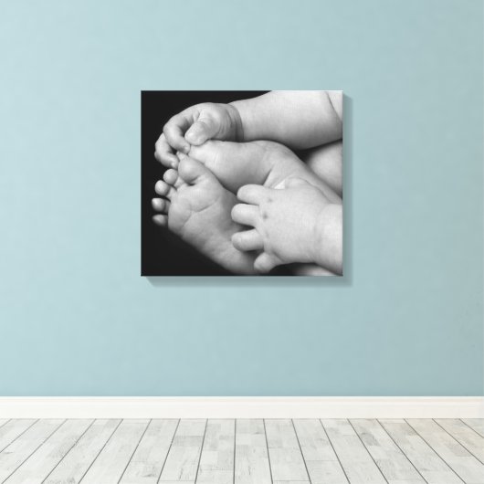 Baby Handen en Voeten Zwart en Wit Canvas Afdruk (Insitu (Houten vloer))