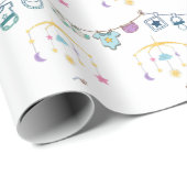 Baby hangend speelgoed en baby pyjama inpakpapier (Rol Hoek)