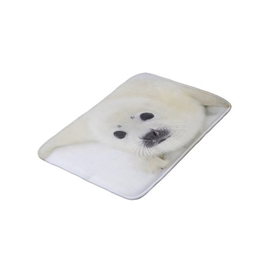 Baby harp zeehondenpup op ijs van het witte Zee Badmat (Gekanteld)
