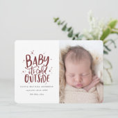 Baby heeft foto - geboorteaankondiging koud buiten save the date (Staand voorkant)