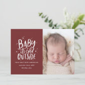 Baby heeft foto - geboorteaankondiging koud buiten save the date (Staand voorkant)