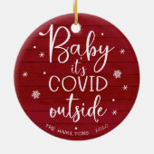 Baby Het is Covid Buiten Funny Kerstrood Wood Keramisch Ornament (Achterkant)